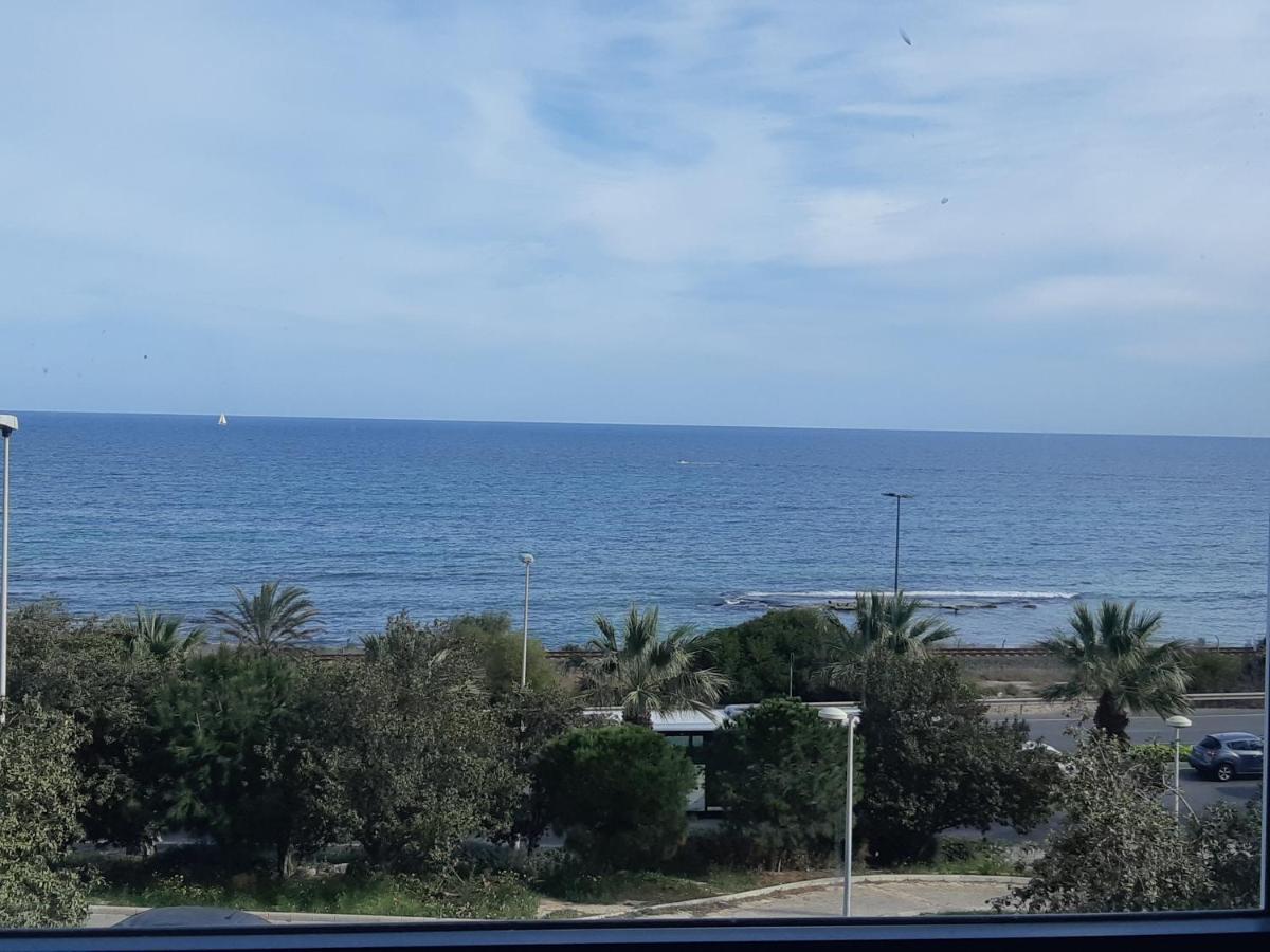 Ibis Hotel Alicante Esterno foto