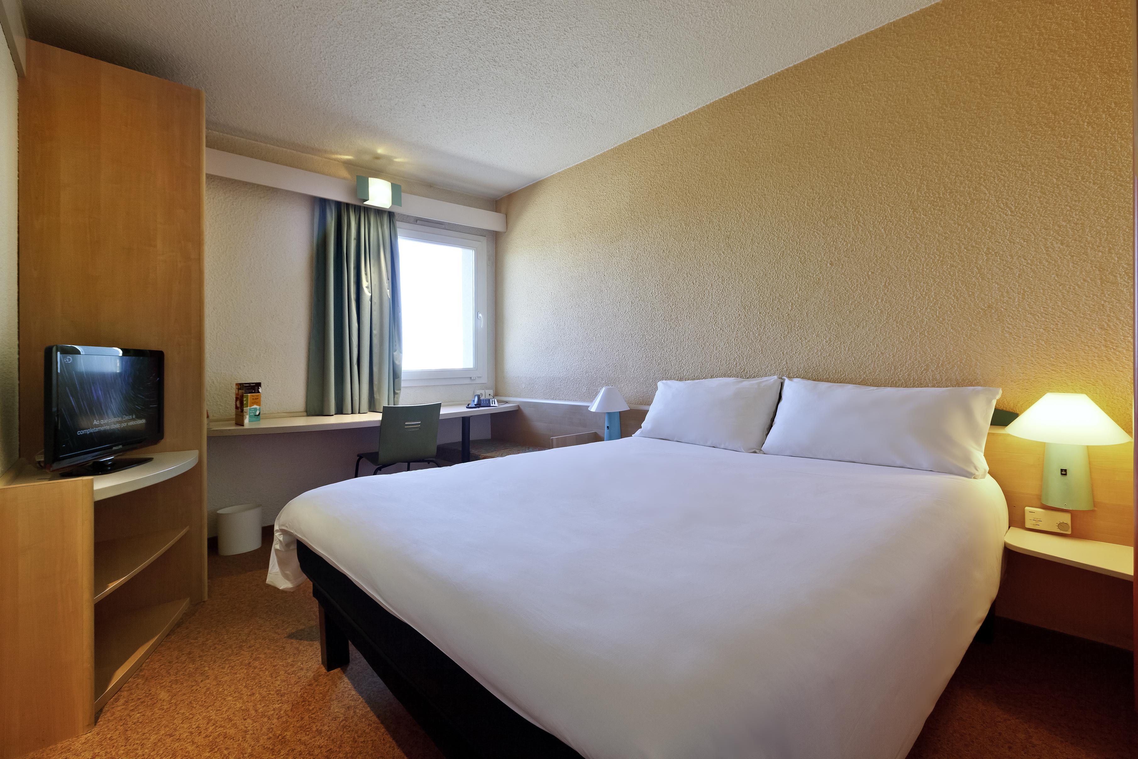 Ibis Hotel Alicante Esterno foto