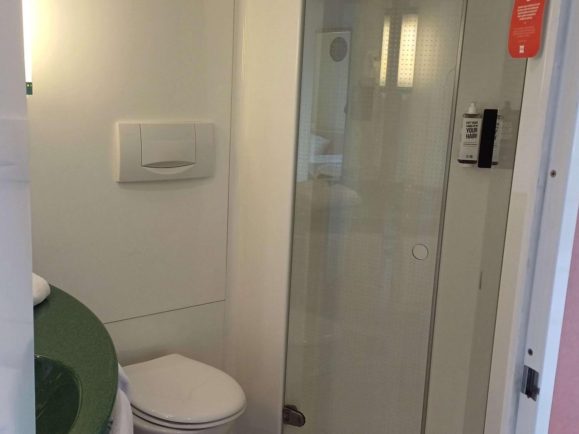 Ibis Hotel Alicante Esterno foto