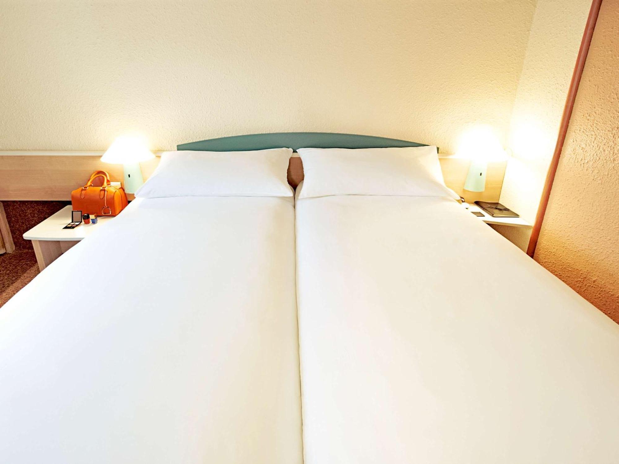 Ibis Hotel Alicante Esterno foto