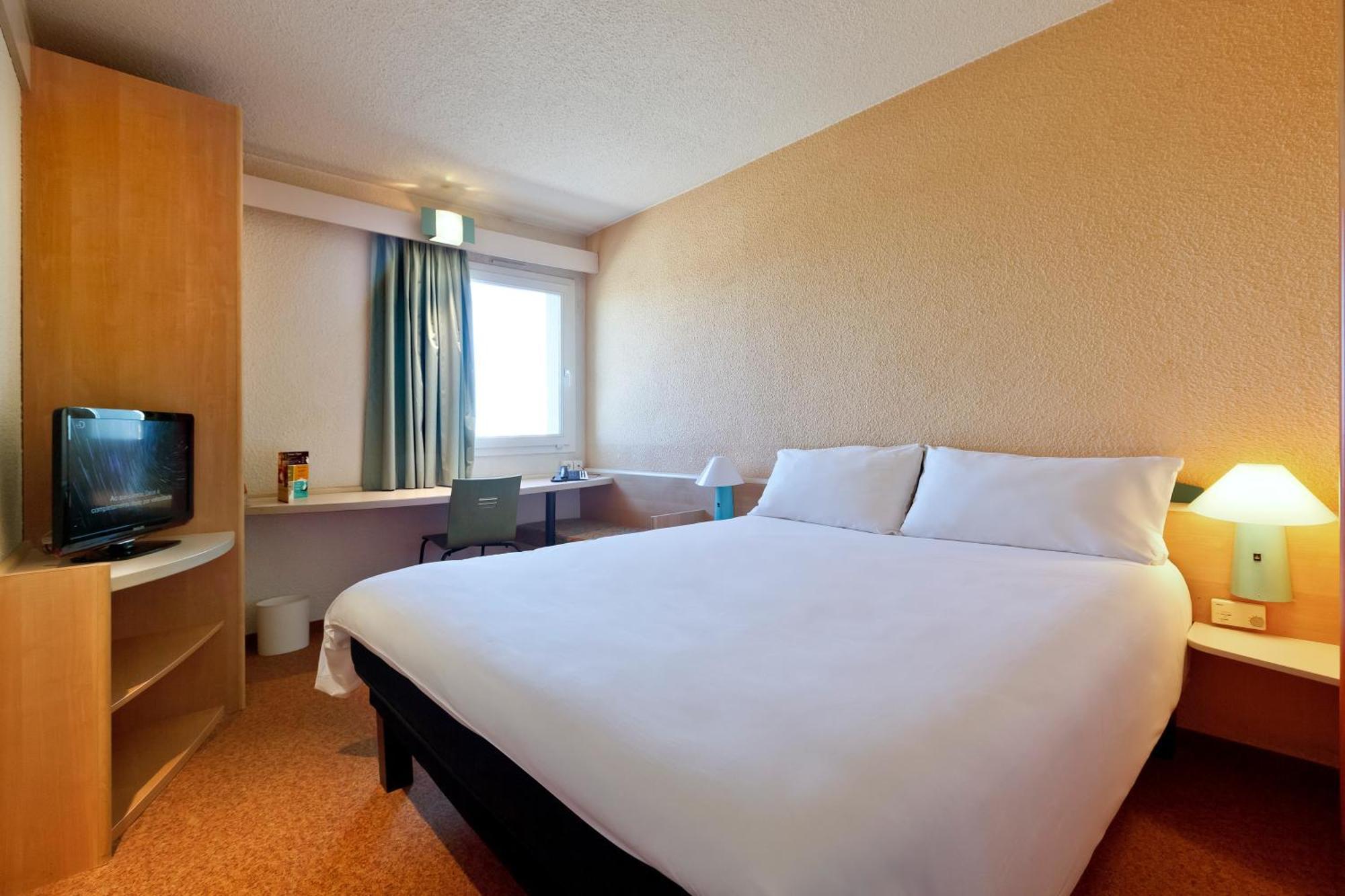 Ibis Hotel Alicante Esterno foto