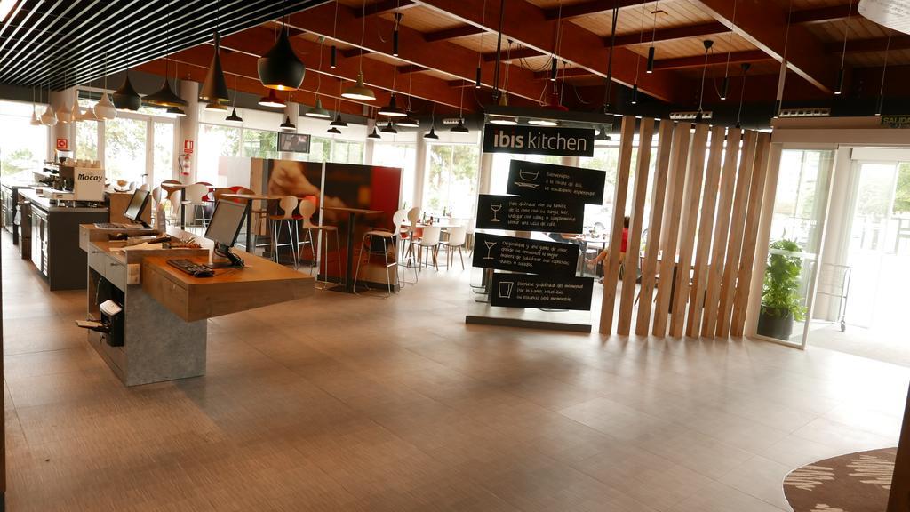 Ibis Hotel Alicante Esterno foto
